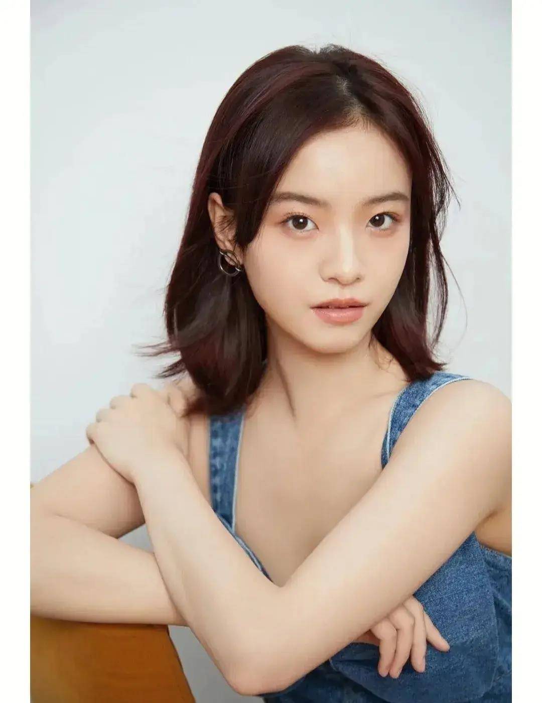 00后小花背后的大佬,赵今麦,李庚希各有神仙,张子枫用实力称霸