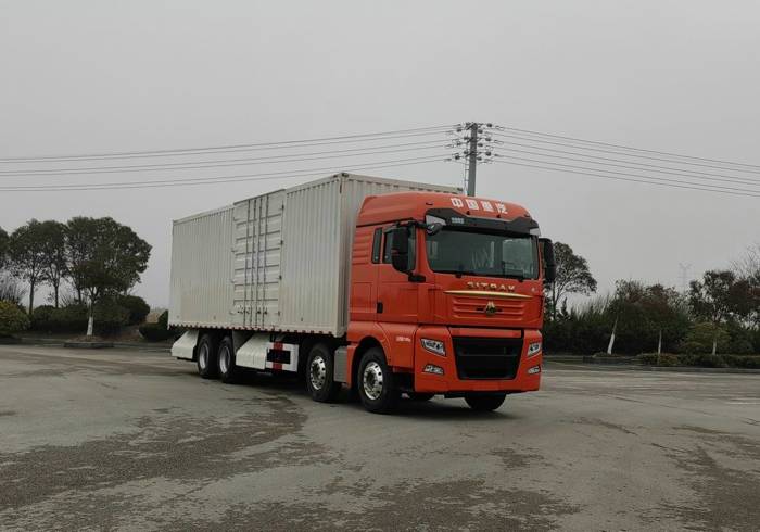 8米陕重汽,陕汽商用车和东风柳汽各申报2款天然气载货车,均是底盘与