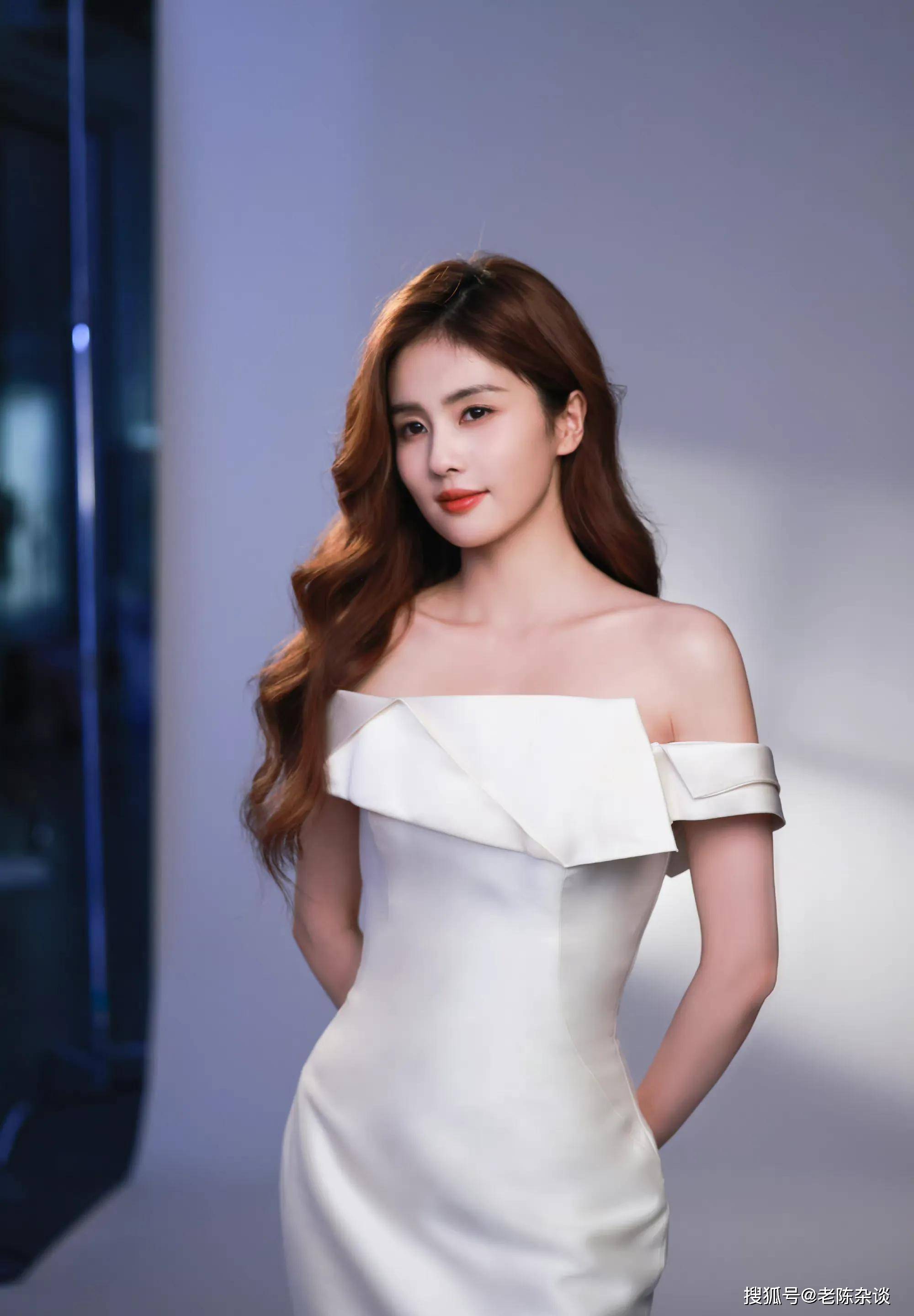 原创白鹿才是内娱真尤物饱满有料性感得无可救药