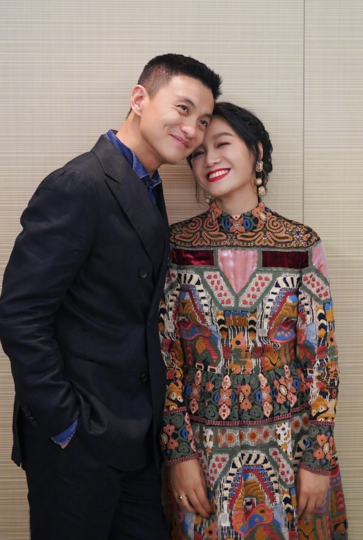 周一围一家泰国游玩3岁儿子说泰语好可爱俏皮喊妈妈丹姐