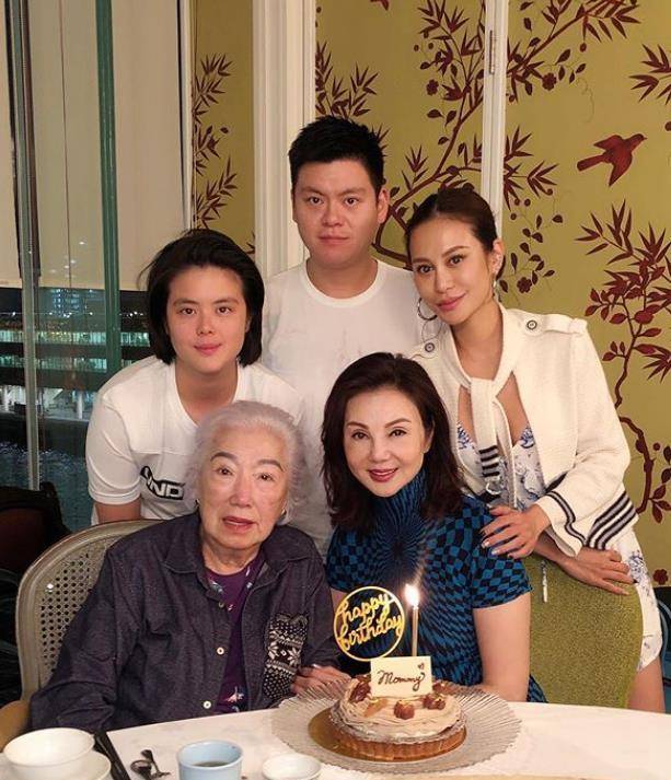 凭"婉君"成名,嫁豪门生5子,因丈夫花心分手,如今身价数十亿_谢玲玲