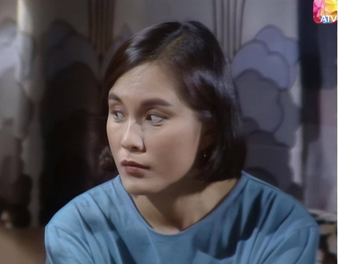 港星李影去世终年70岁,几天前在家中摔倒,拒绝就医后不治身亡