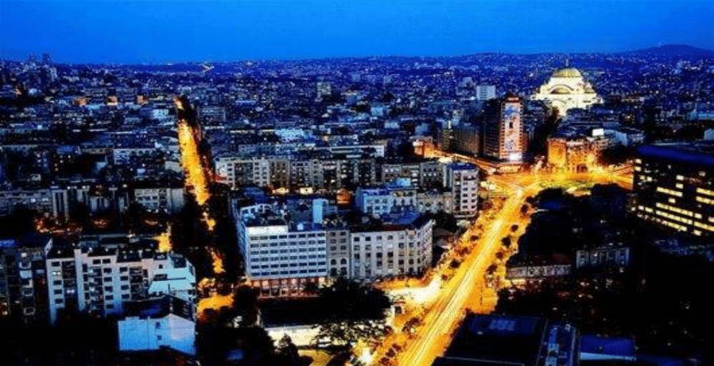 中国游客去塞尔维亚旅游在当地吃了一顿大餐结账时却懵圈了