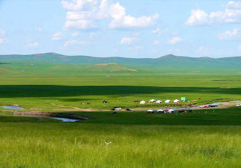 说到呼伦贝尔,最值得一说的就是这里的大草原了,呼伦贝尔大草原也是