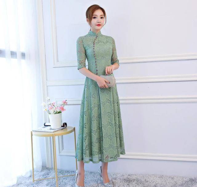 传统旗袍太老气?不妨试试升级版旗袍裙,时髦优雅,太适合春天穿
