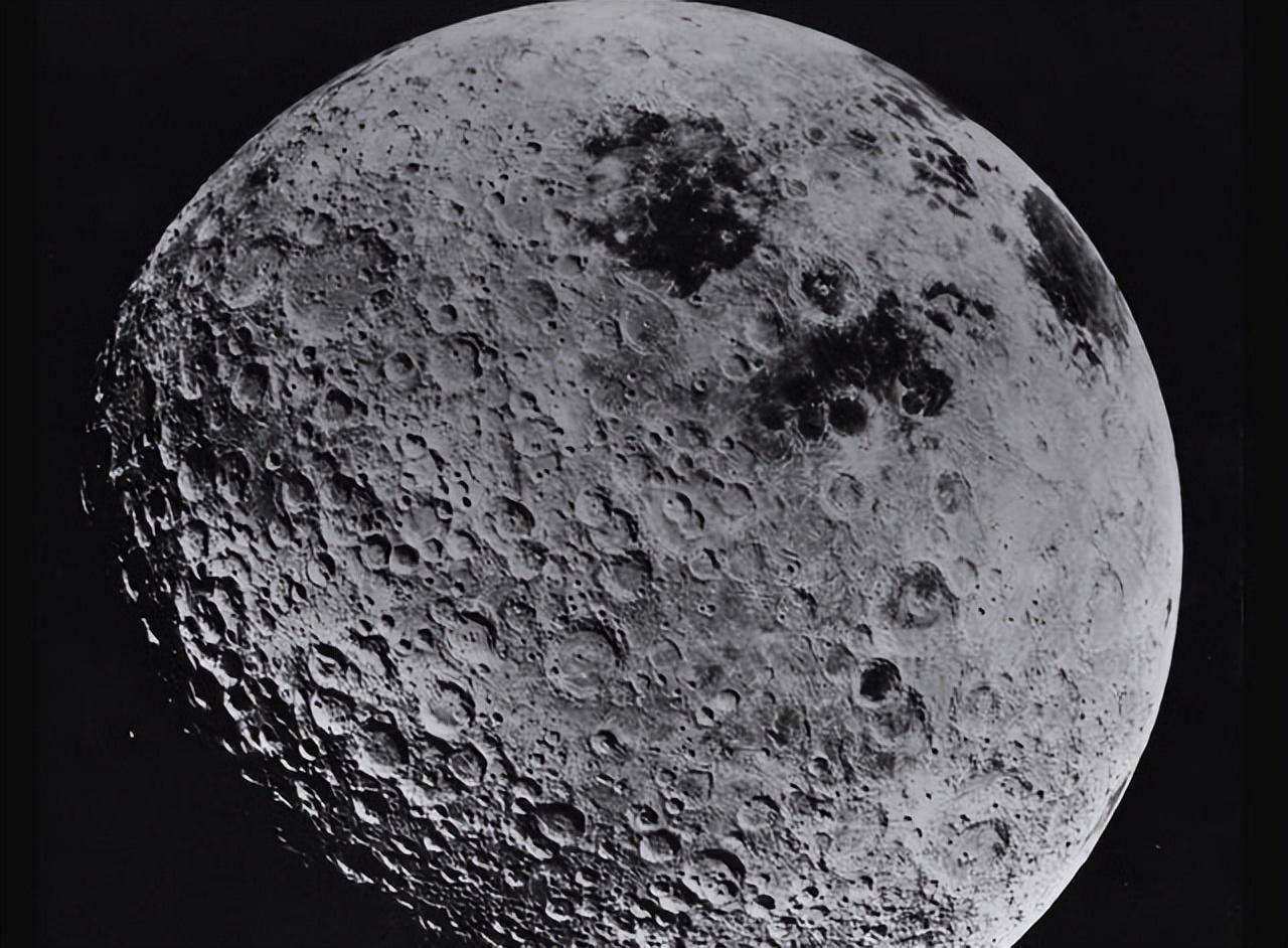 通过研究月球的岩石,矿物和轨道特征,科学家正在逐步深入了解月球的