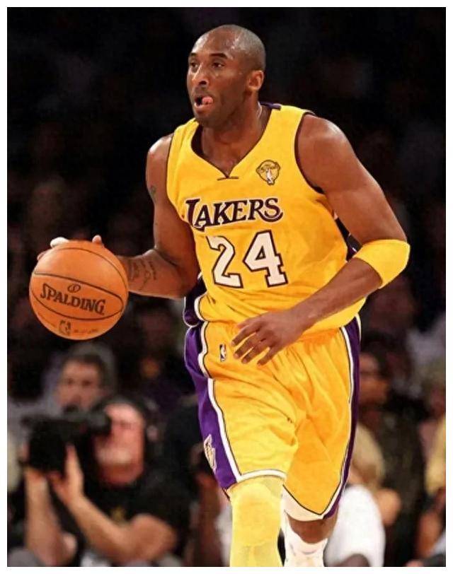 科比和詹姆斯谁的影响更大? 均衡评比,各有所长._篮球_传奇_成就