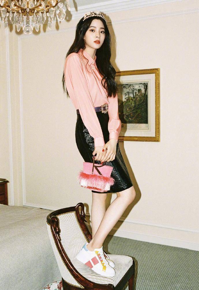 王毅:你是跳"科目三"的小伙子吧?