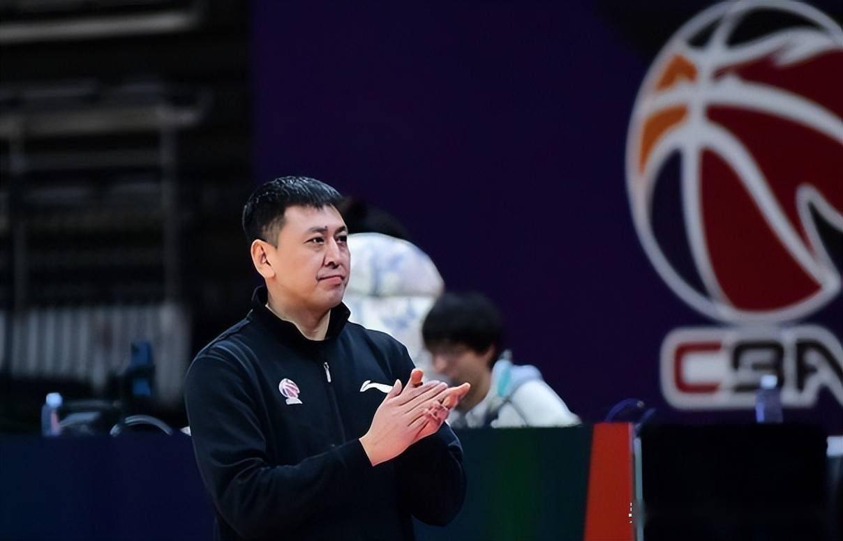 辽篮总决赛对手补强,2米01篮板猛兽驰援王世龙_赛季_比赛_刘泽一