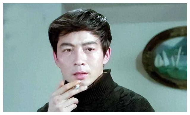 才子导演杨延晋,正军级父亲背景;潘虹副部之子求爱改嫁.