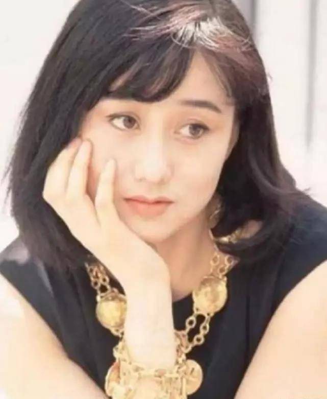 原创利智年轻旧照公开美颜完胜关之琳这下终于懂了李连杰眼光