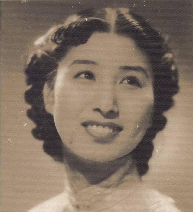 原创1940年上海一名美丽柔弱女子被枪决后来人们才知其是英雄