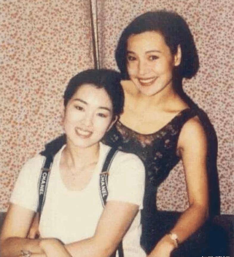 巩俐给张艺谋打电话:周星驰不是在拍戏,好像在整人_陈冲_关之琳_电影
