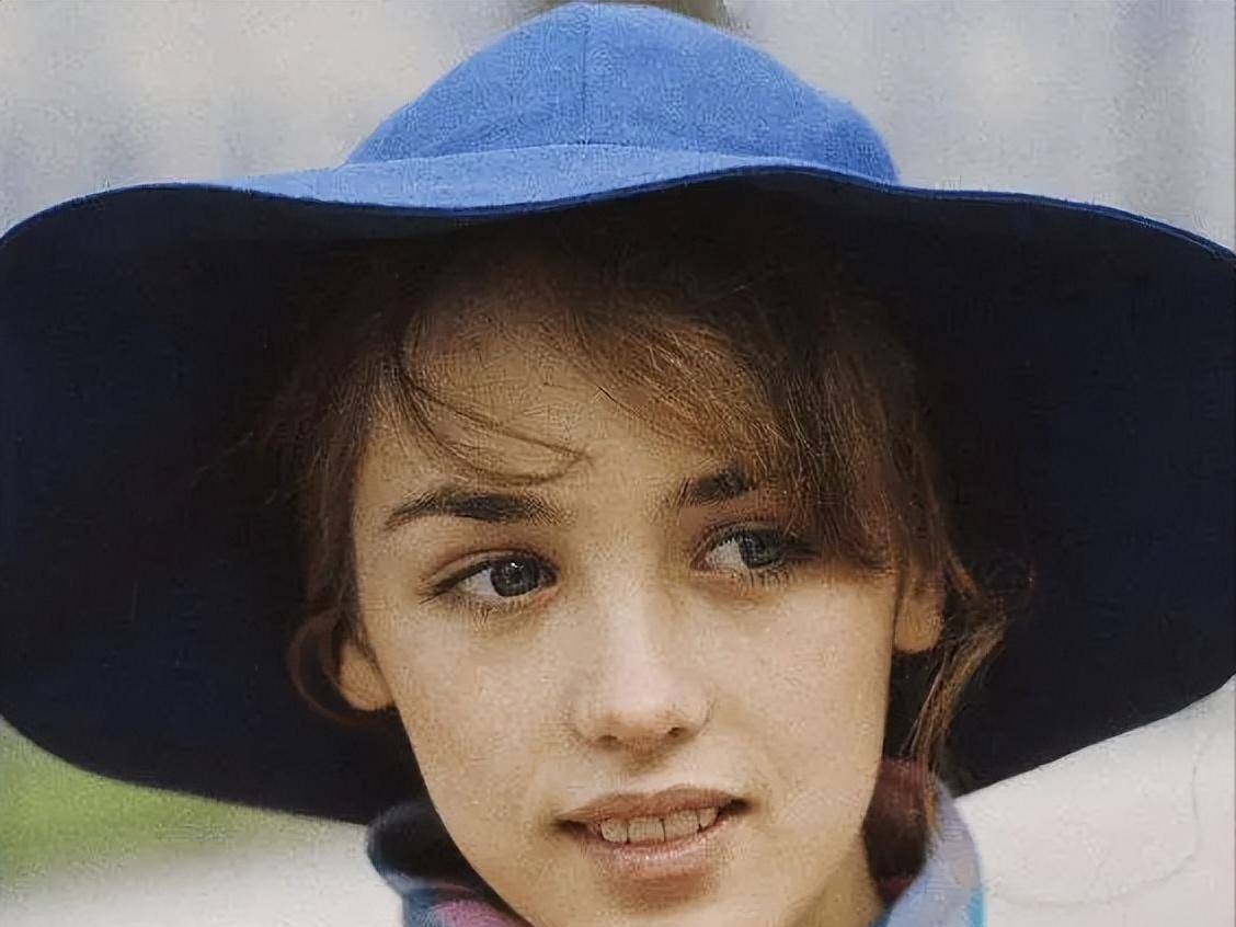 阿佳妮,她的美貌惊艳世人,却3次被爱人分手,为何_谢里夫_米歇尔_时候