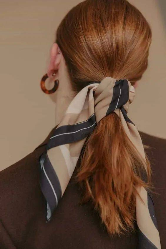 春天系丝巾减龄又时髦