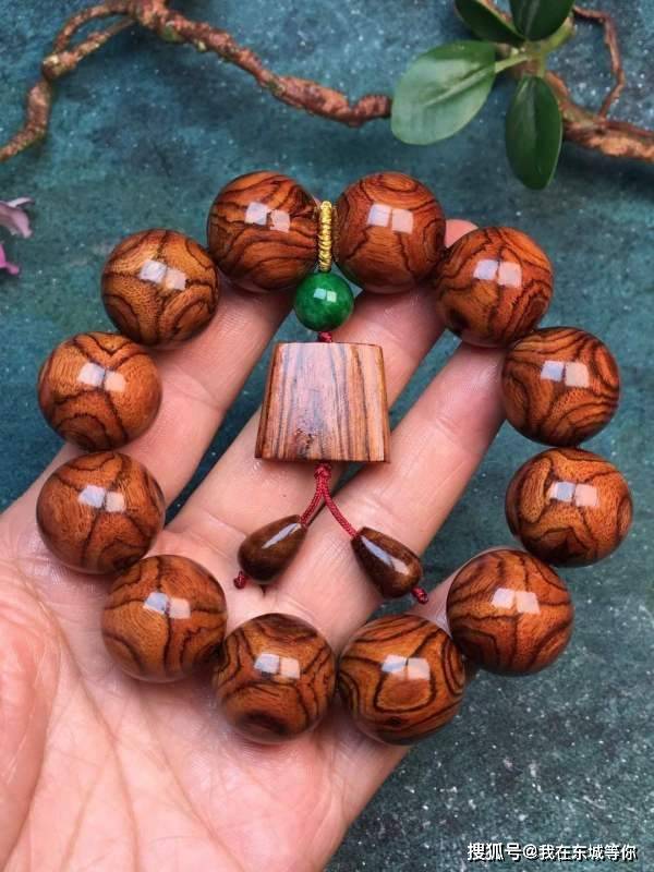 想玩海黄手串又怕开裂怎么办