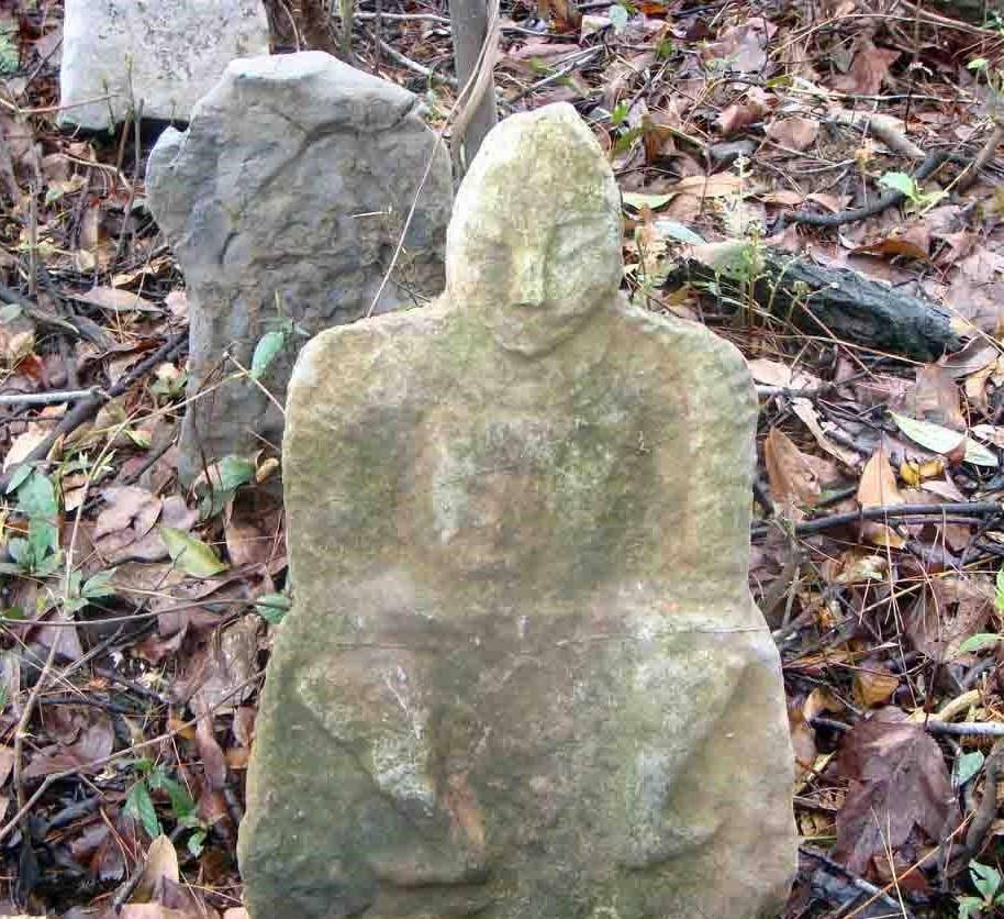 鬼崽岭:内藏上万"阴兵"石俑,平时无人靠近,规模赶超兵马俑_石像_地方