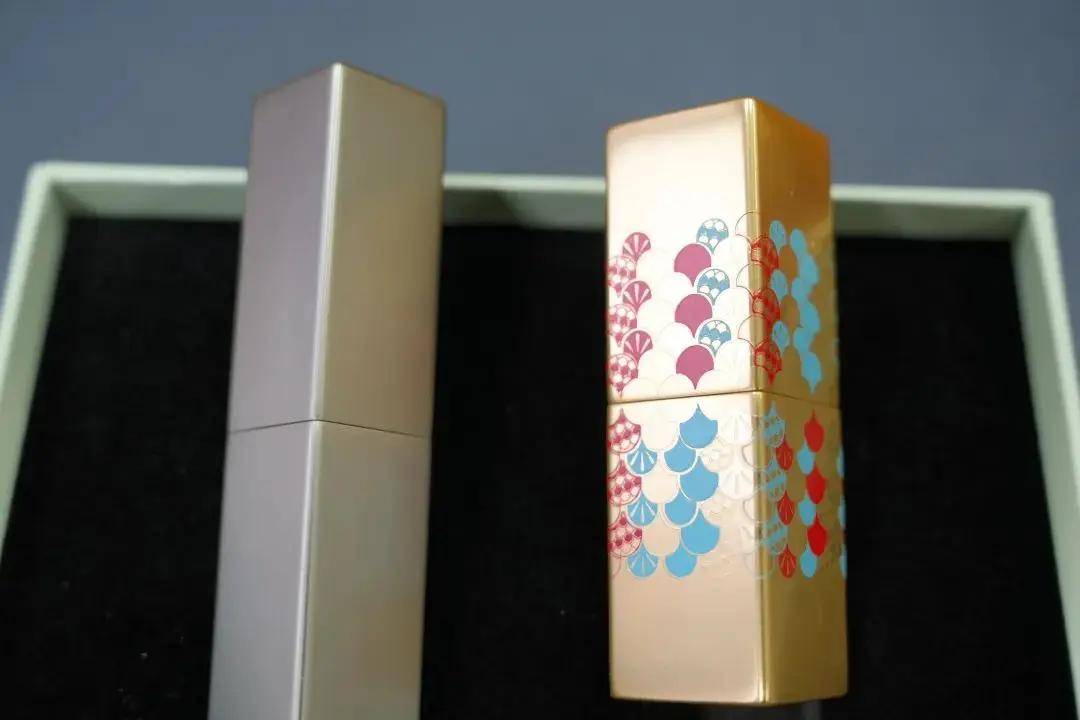 效果值得电子烟产品借鉴应用,例如金属纹理,多色渐变,冰花,透明玉石