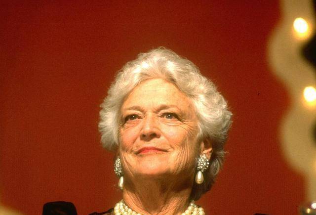 16岁一见钟情,19岁成婚,相守73年,她嫁总统后又生一总统_布什_家庭