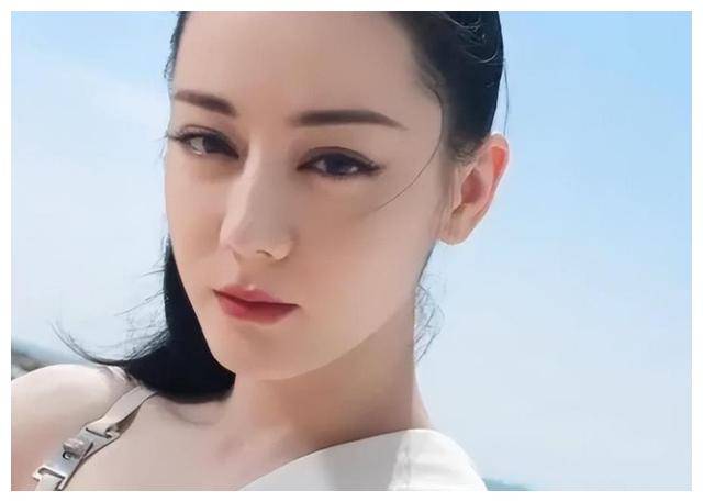 原创31岁迪丽热巴发飙揭晓怼脸照片状态疑似认真你认为呢