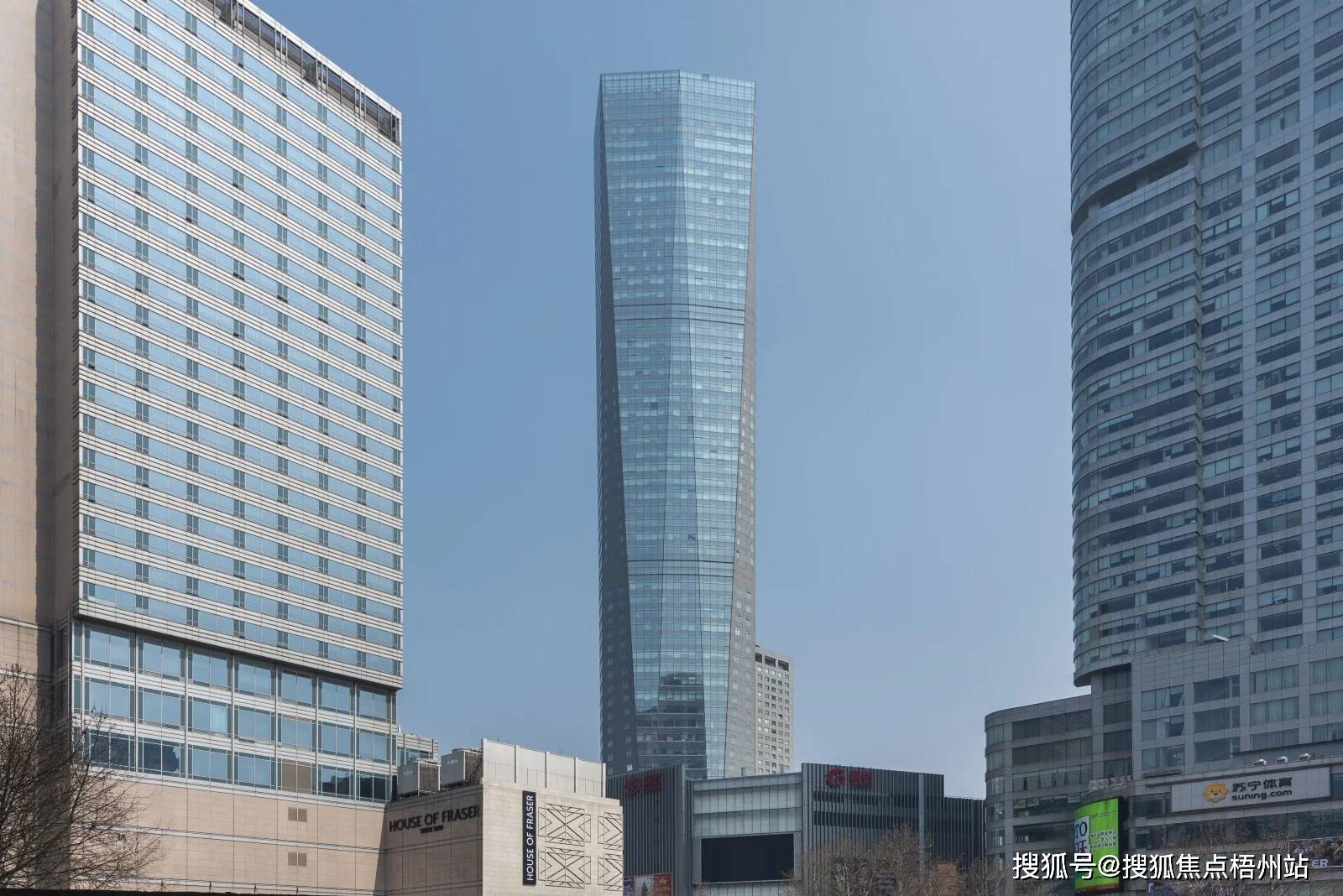 2024年南京南京中心大厦物业公司是哪家呀管理费多少呢