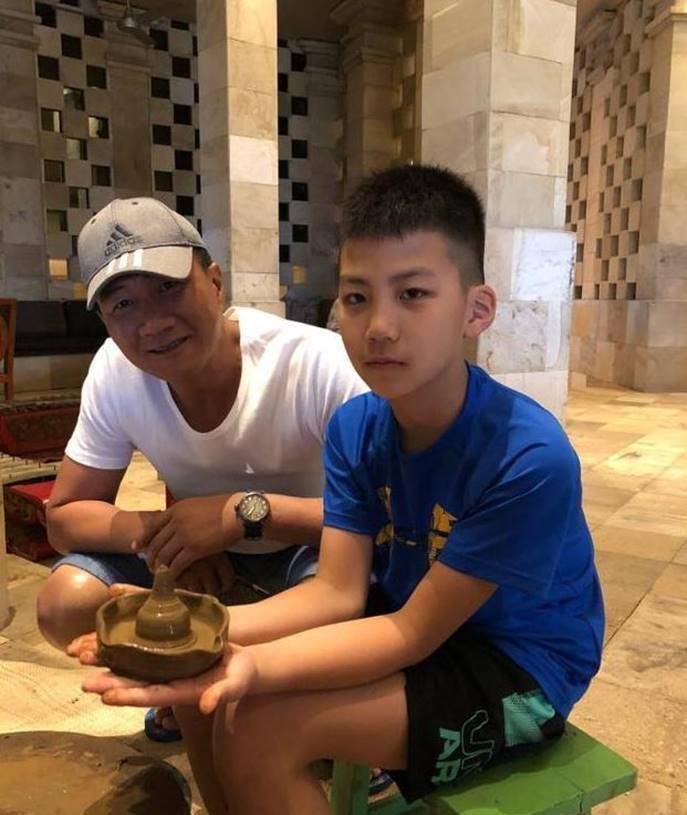 有种时尚过猛叫胡军女儿身材超级火辣难怪不愿公开