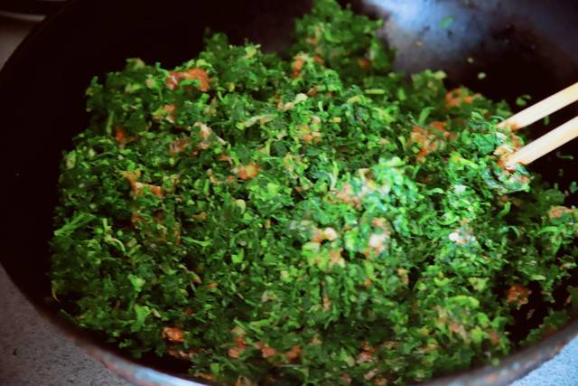 春天的鲜味｜荠菜饺子馅的家常做法与小技巧