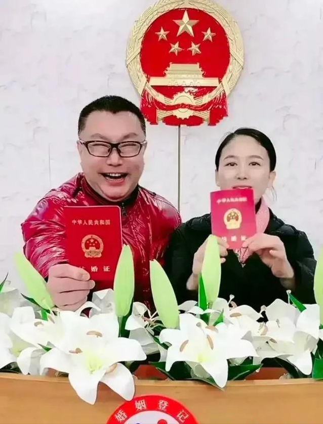 原创污点艺人尹相杰和于文华直播被举报抖音官方回复评论区吵翻天