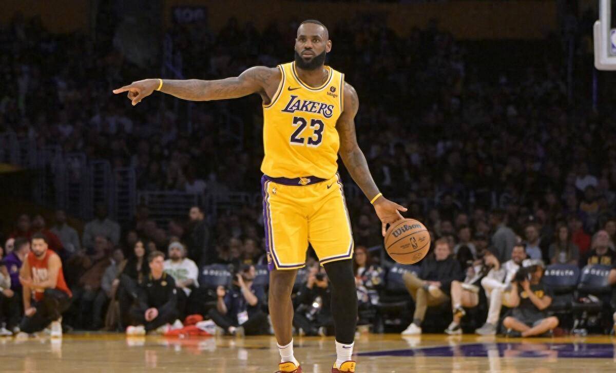 再到回归骑士的荣耀时刻,直至如今的湖人篇章,詹姆斯的足迹铺