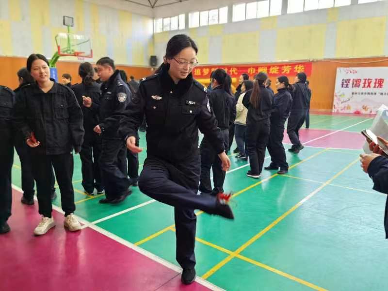 女民警训练图片