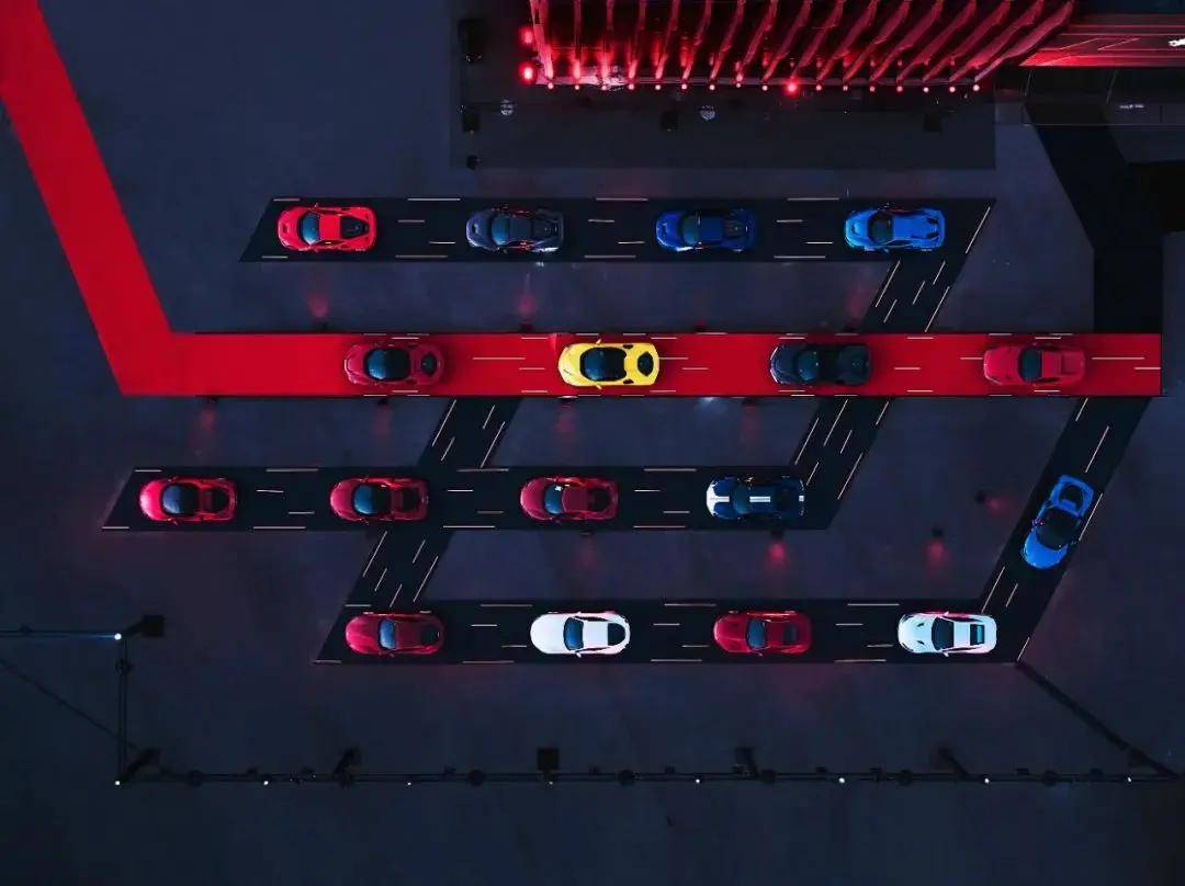 2月26日,法拉利中国在上海举办了主题为"三十而跃"的30周年庆典