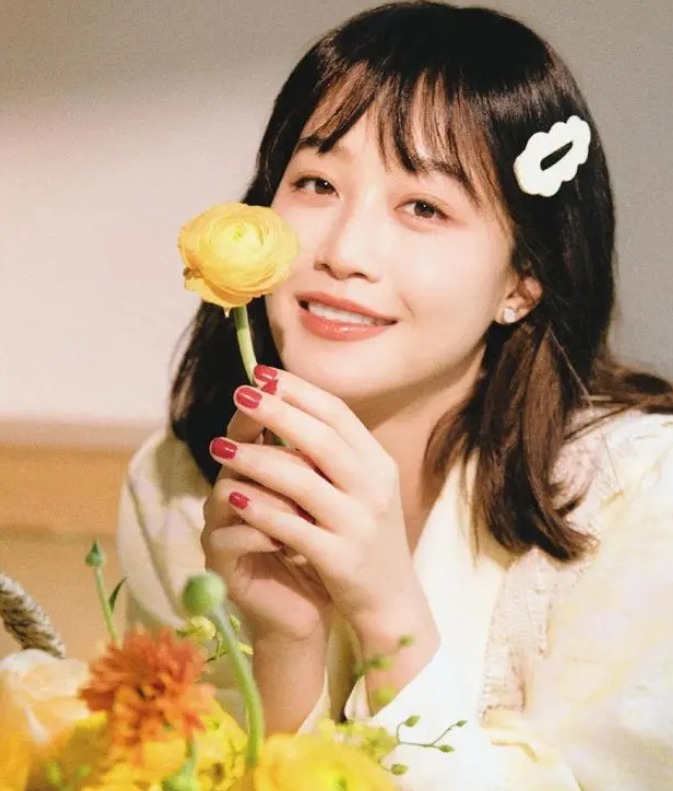 蓝盈莹晒照广东回南天,连发六个"哈",称吓到了!_生活_南方_气候