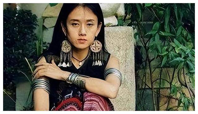 《孔雀舞》震撼全球,杨丽萍的独特魅力,无人能及._艺术_作品_舞蹈