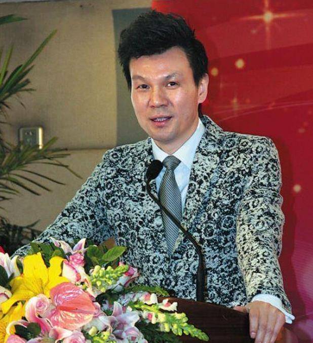 原创还记得李彬吗曾是主持界一哥与病魔抗争5年后容貌大变样