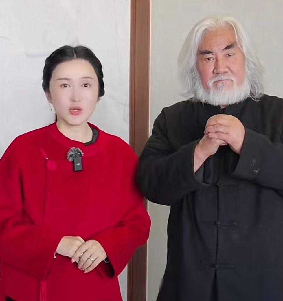 73岁张纪中第五次当爸42岁妻子官宣怀第三胎孕肚已经很大