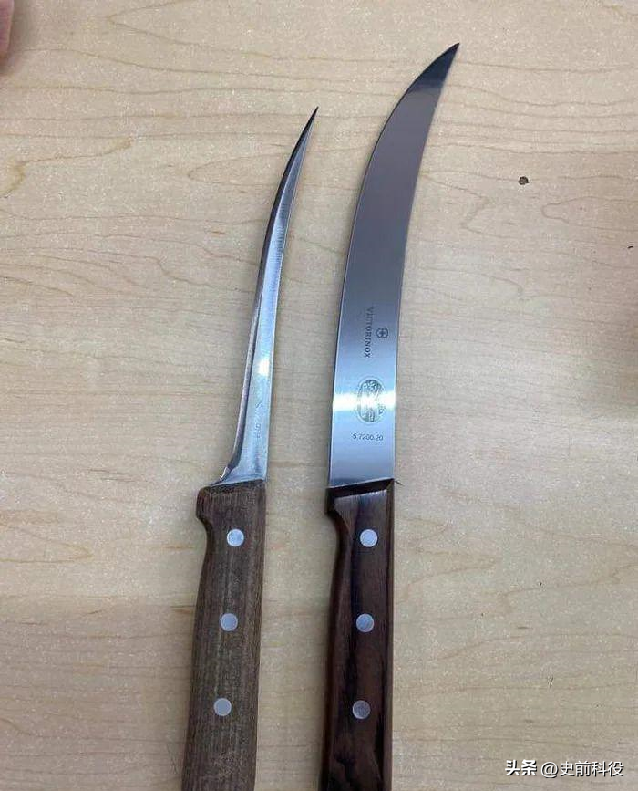 这就是经典的铁杵也能磨成针啊,这是一个用来很久很久的刀,另一个是新