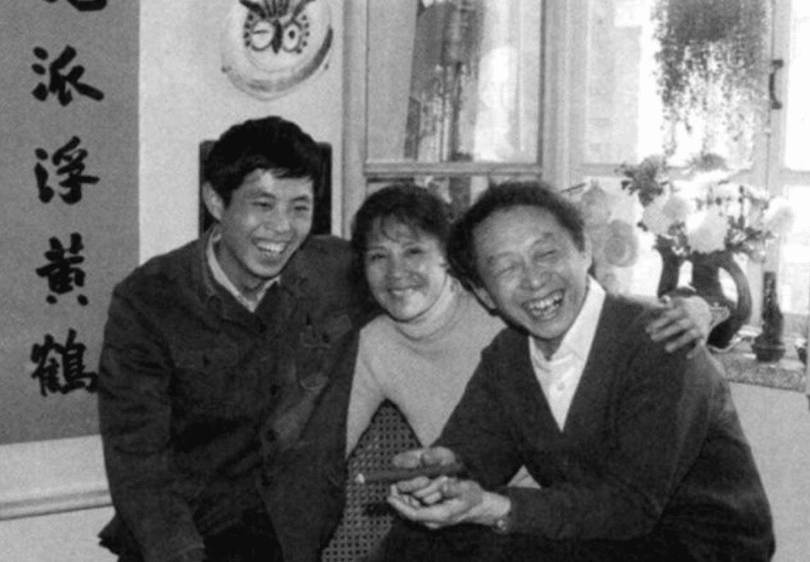 96岁天才画家黄永玉永别发妻:相爱76年,为何如此年轻便抛下我_张梅溪