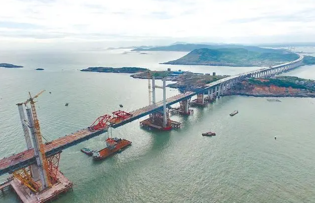 在技术层面,台海通道的建设需跨越台湾海峡,这是一个拥有复杂海底地形