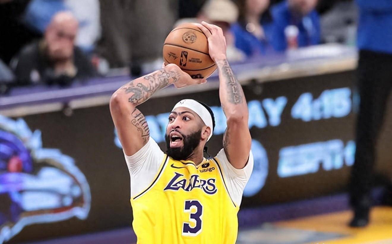 原创湖人队遭19分逆转浓眉各项数据被全面压制但输球问题并不在他