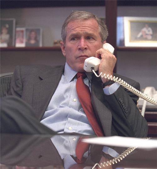 原创911事件最珍贵的照片小布什得知恐袭瞬间2016年才被公开