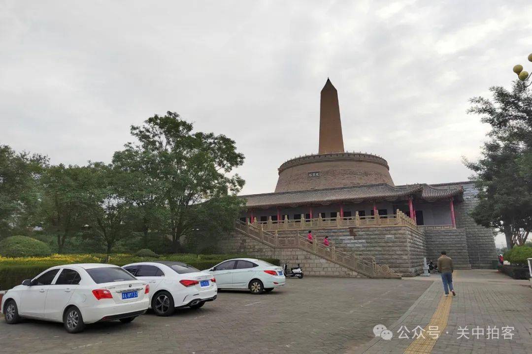 原创忻州市河曲县仰望清代文笔塔状元塔