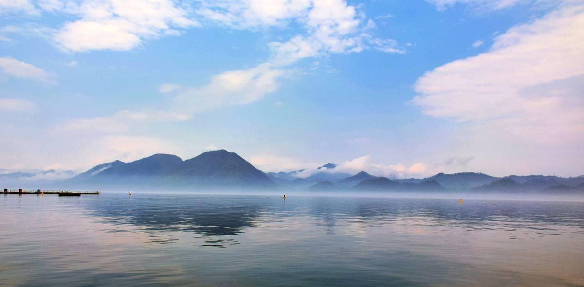 小村坐落在黄山脚下太平湖的北岸,根据《太平苏氏宗谱》记载,她家的