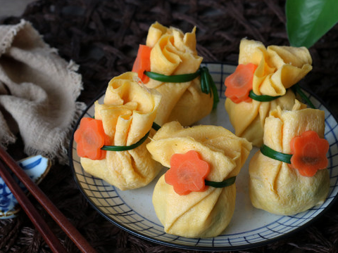 原创年夜饭做黄金福袋新年福气满满一上桌就让人眼前一亮