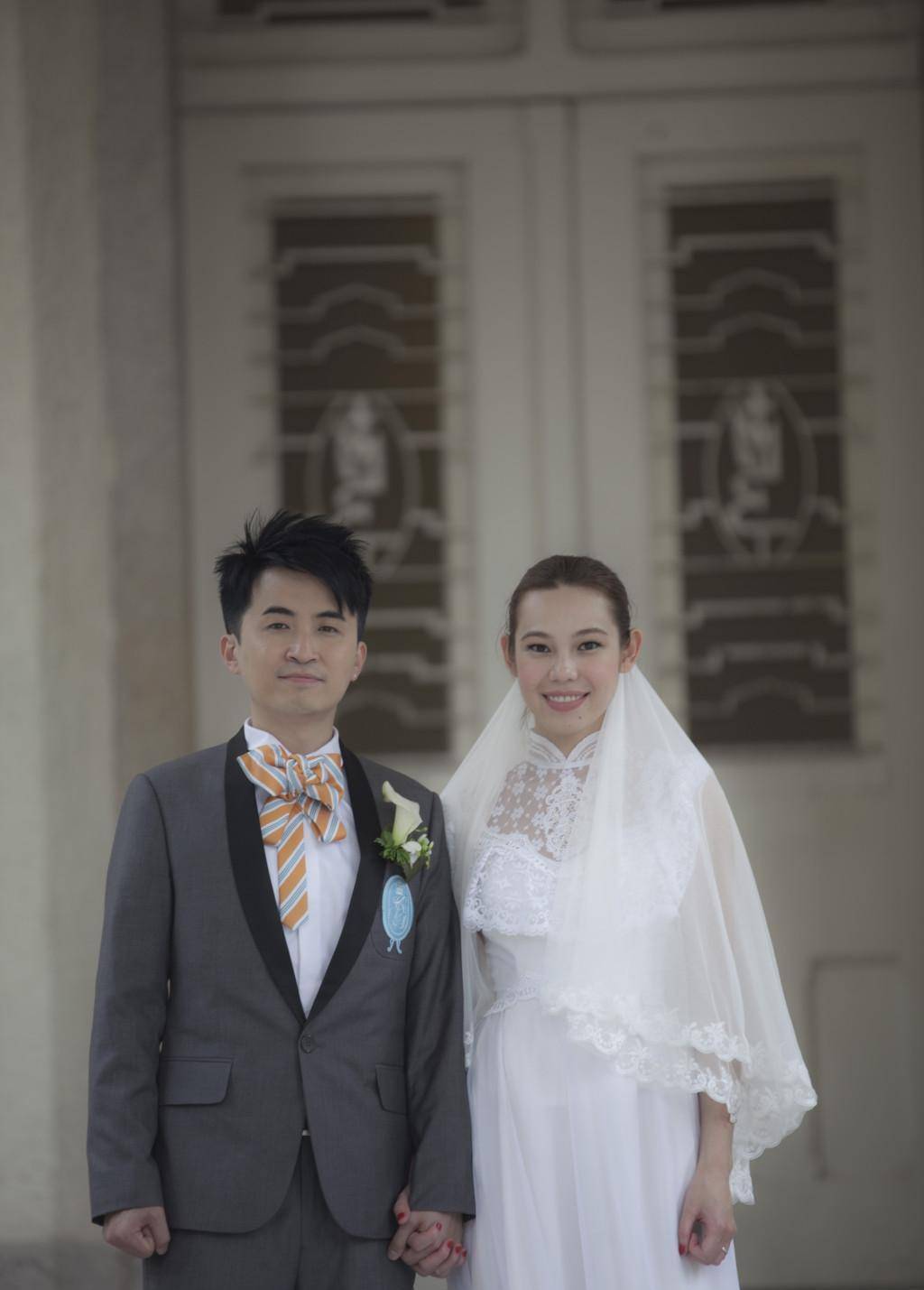 张致恒姐姐搂关智斌如亲人与亲弟5年未同框网友借钱帮帮他