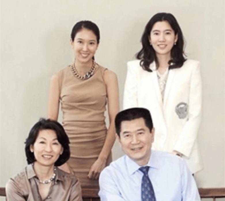 韩国第一名媛:甩掉三星太子,撩倒国民男神,自己活成霸道女总_世玲_李