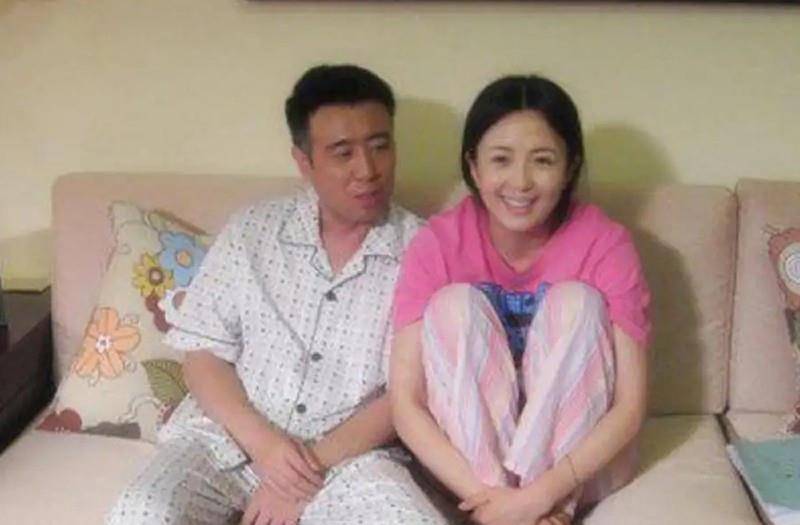 有道是"日久生情",宋林静本来对于和伟没什么感觉,接触多了后,居然