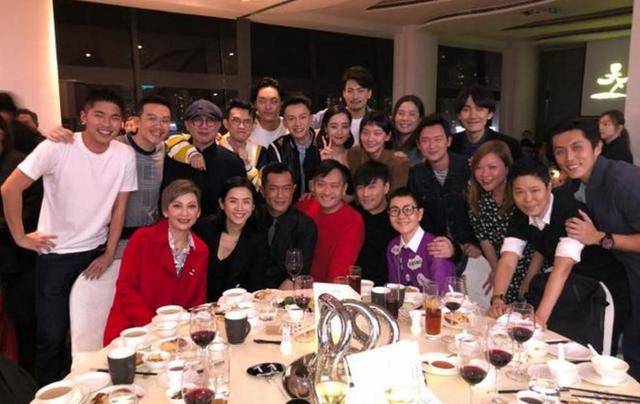 53岁古天乐现身泰国,请了8人跳舞拜神,用4头金象还愿_宣萱_回应_朋友
