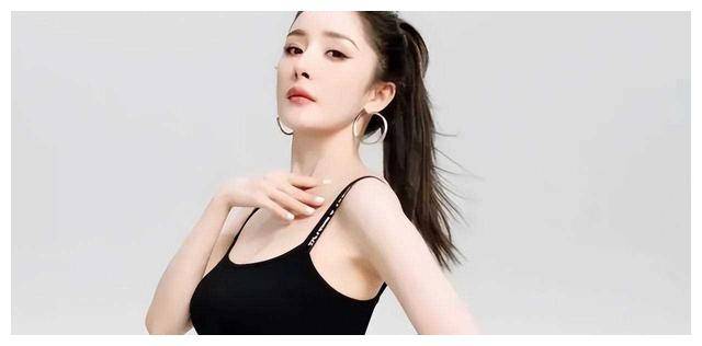 杨幂维密广告秀火辣身材事业线太性感横扫何穗超越奚梦瑶