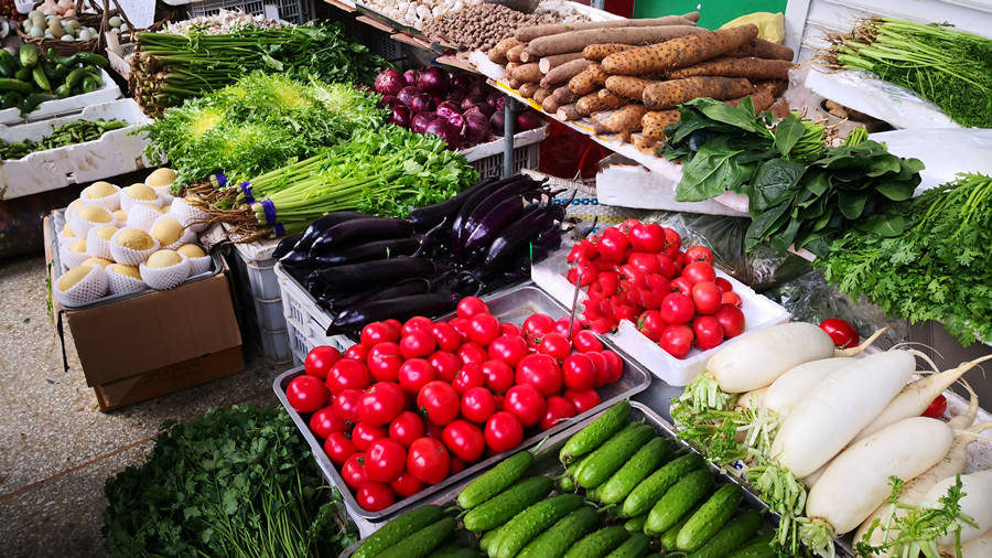 初春,这"4种"蔬菜尽量少买,菜贩自己都不吃,价格贵还不好吃_豆角_西红