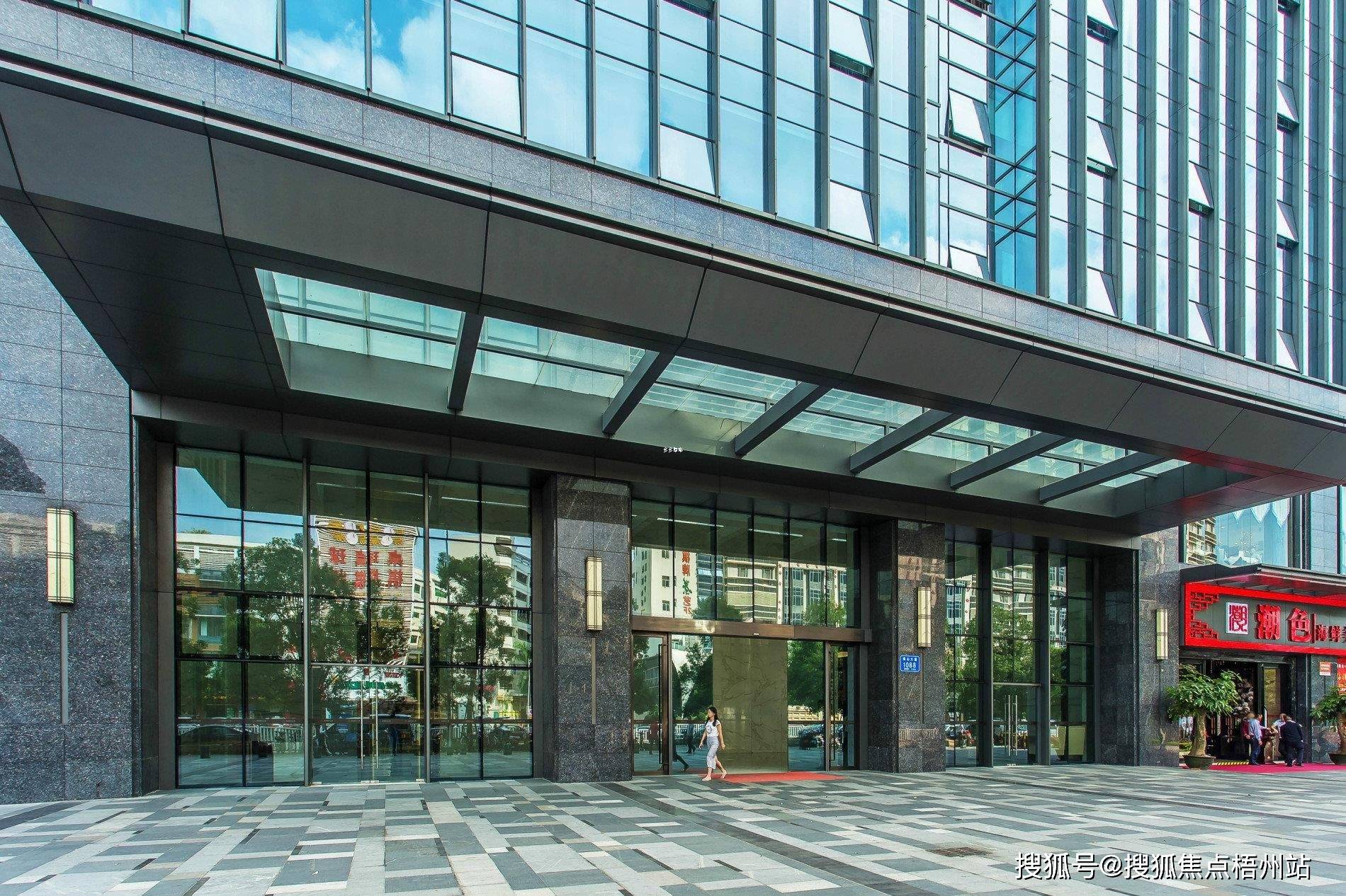 深圳南园枫叶大厦租120人独立办公室精装修带家具交通便利可注册